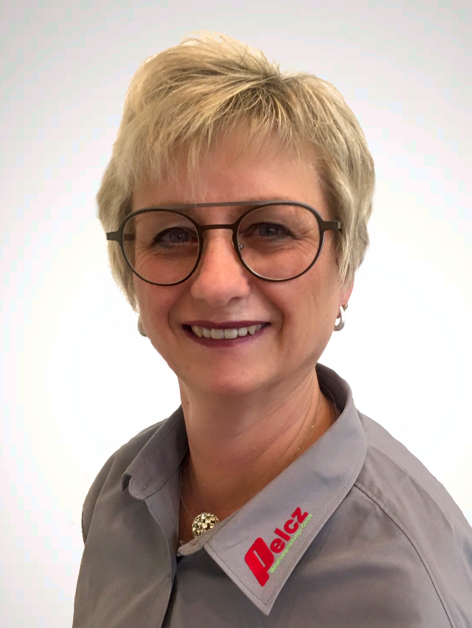  Karin Pelcz 